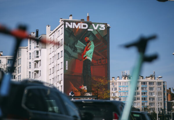 Uitzicht van de mural voor de NMD_V3 campagne van Adidas